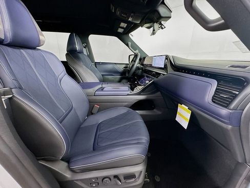 New 2026 INFINITI QX80 4WD image 38