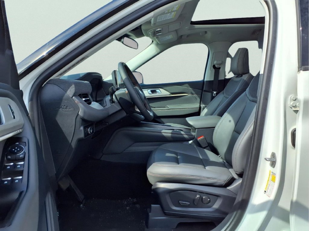 New 2026 Ford Explorer Active w/ Active Comfort Package AWD/4WD image 14