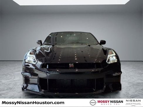 Certified 2024 Nissan GT-R w/ Floor Mat Package AWD/4WD image 3