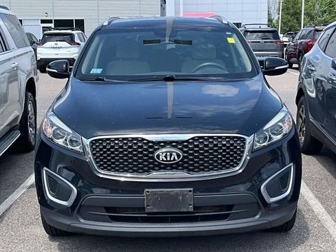 Used 2018 Kia Sorento AWD image 2