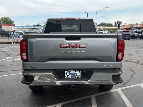 Used 2023 GMC Sierra 1500 SLE w/ Enhanced Capability Package AWD/4WD image 4