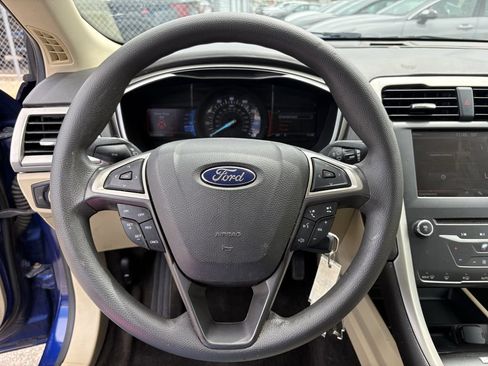 Used 2015 Ford Fusion SE FWD image 15