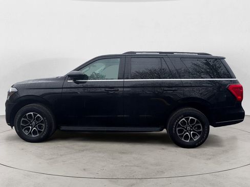 Used 2022 Ford Expedition XLT AWD/4WD image 2