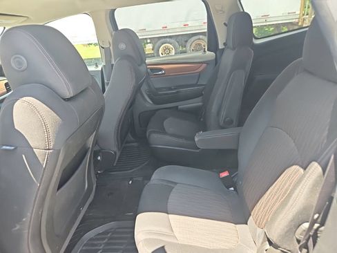 Used 2017 Chevrolet Traverse LT w/ Style and Technology Package FWD image 15