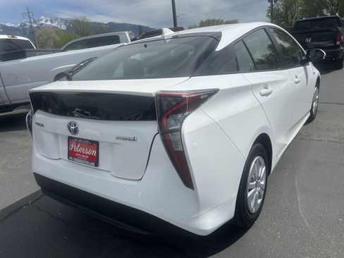 Used 2016 Toyota Prius Two image 7