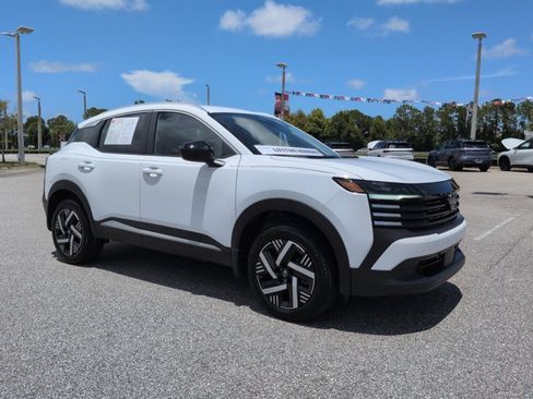 Certified 2026 Nissan Kicks SV FWD image 2