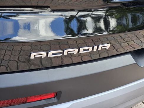 Certified 2023 GMC Acadia SLE image 10