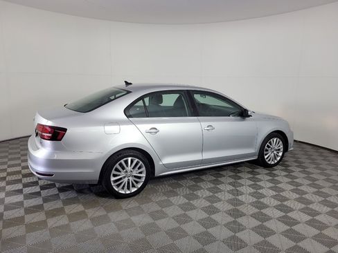 Used 2016 Volkswagen Jetta SEL FWD image 10