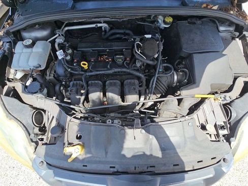 Used 2014 Ford Focus Titanium FWD image 21