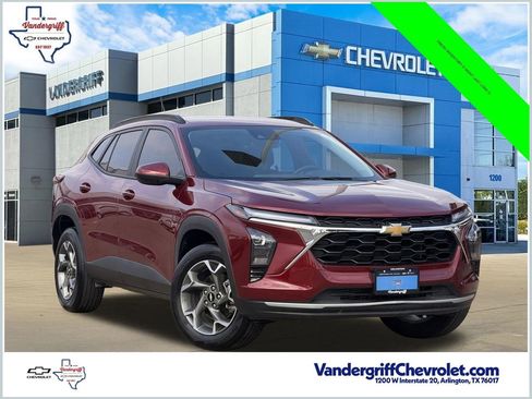 Used 2025 Chevrolet Trax LT w/ LT Convenience Package FWD image 1