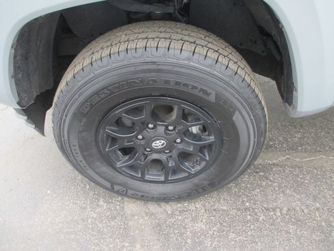 Used 2021 Toyota Tacoma SR5 image 16