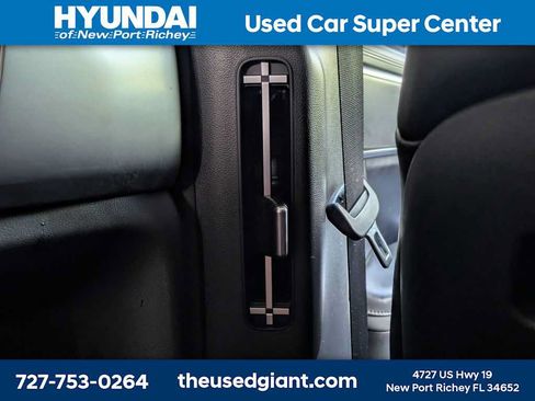 Used 2025 Hyundai Santa Fe SEL FWD image 18