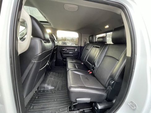 Used 2017 RAM 3500 Laramie w/ Convenience Group image 10