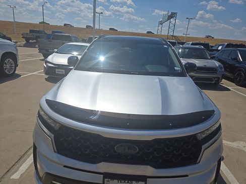 Used 2021 Kia Sorento EX w/ Panoramic Sunroof Package AWD/4WD image 2