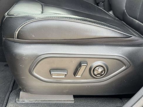 Used 2022 Jeep Grand Cherokee Overland AWD/4WD image 17