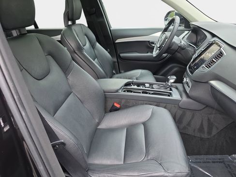 Used 2016 Volvo XC90 T5 Momentum image 12