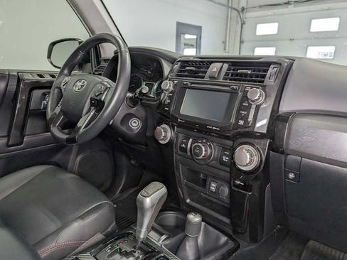 Used 2018 Toyota 4Runner TRD Off-Road Premium AWD/4WD image 44
