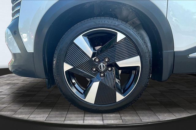 Used 2026 Nissan Kicks SR w/ Cold Weather Package AWD/4WD image 31