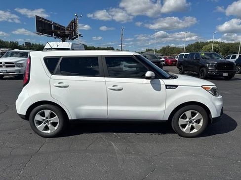 Used 2018 Kia Soul FWD image 12