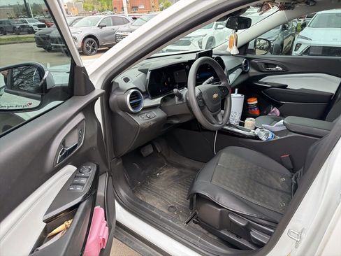 Used 2025 Chevrolet Trax LT image 5