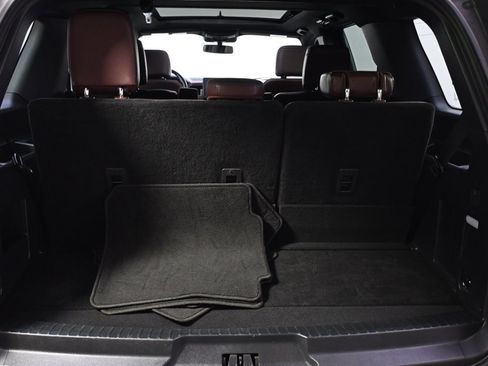 Used 2023 Ford Expedition Limited image 19