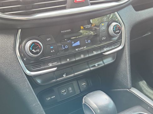 Used 2019 Hyundai Santa Fe Limited FWD image 24