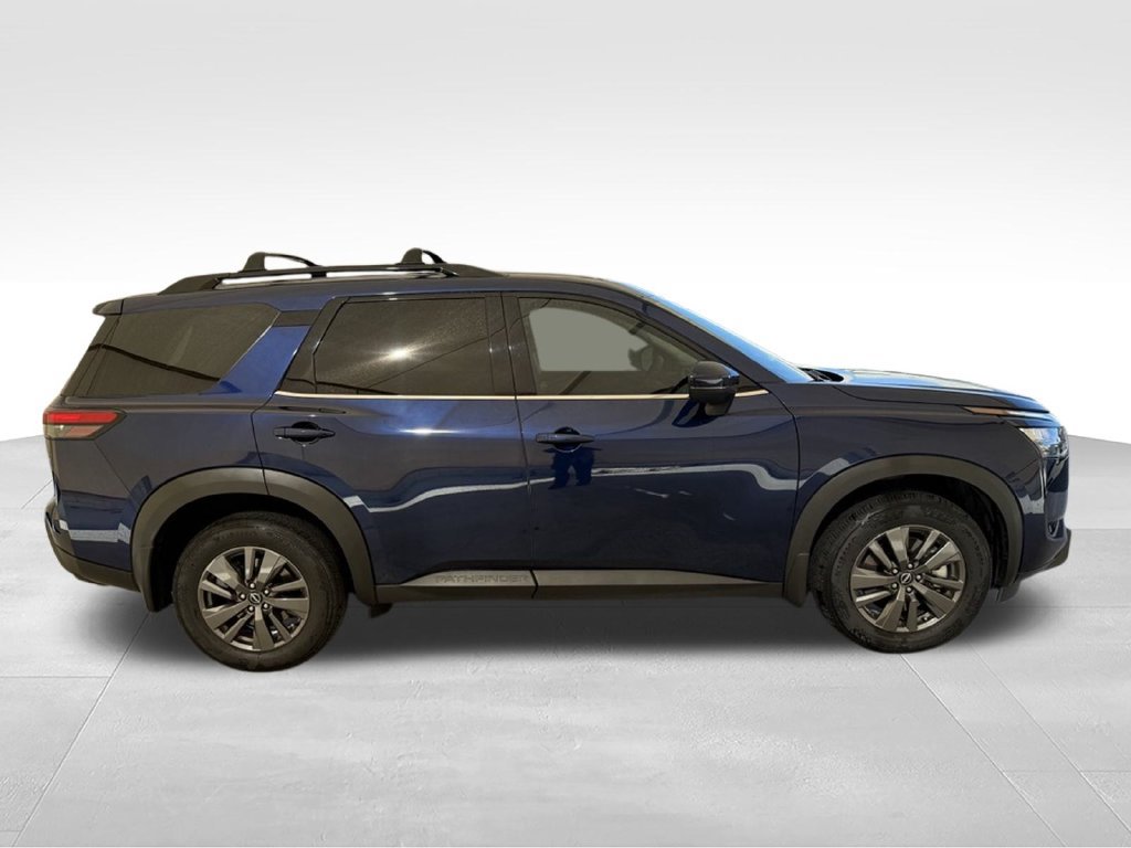 Used 2024 Nissan Pathfinder SV AWD/4WD image 7
