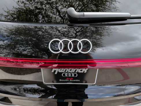 Certified 2025 Audi Q5 Premium w/ Convenience Package image 38