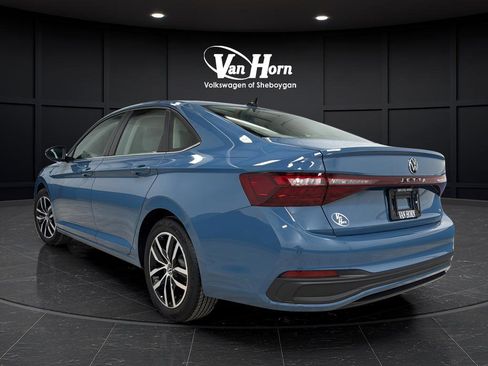 Used 2025 Volkswagen Jetta SE image 5