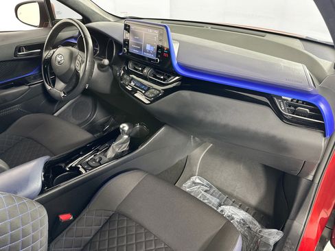 Used 2022 Toyota C-HR XLE FWD image 26