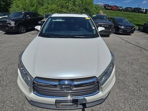 Used 2016 Toyota Highlander XLE FWD image 13