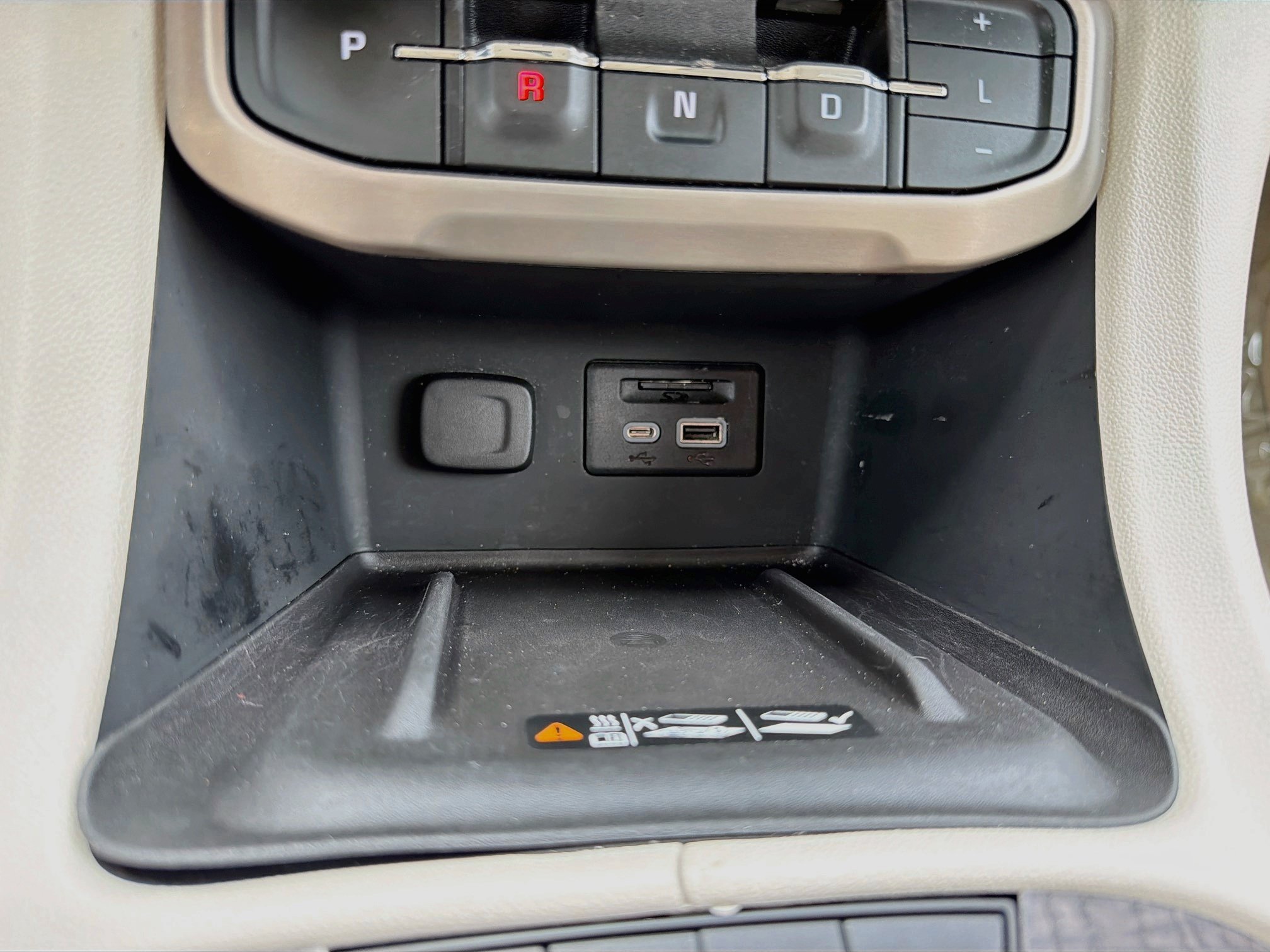 Used 2022 GMC Acadia Denali w/ Denali Ultimate Package FWD image 31