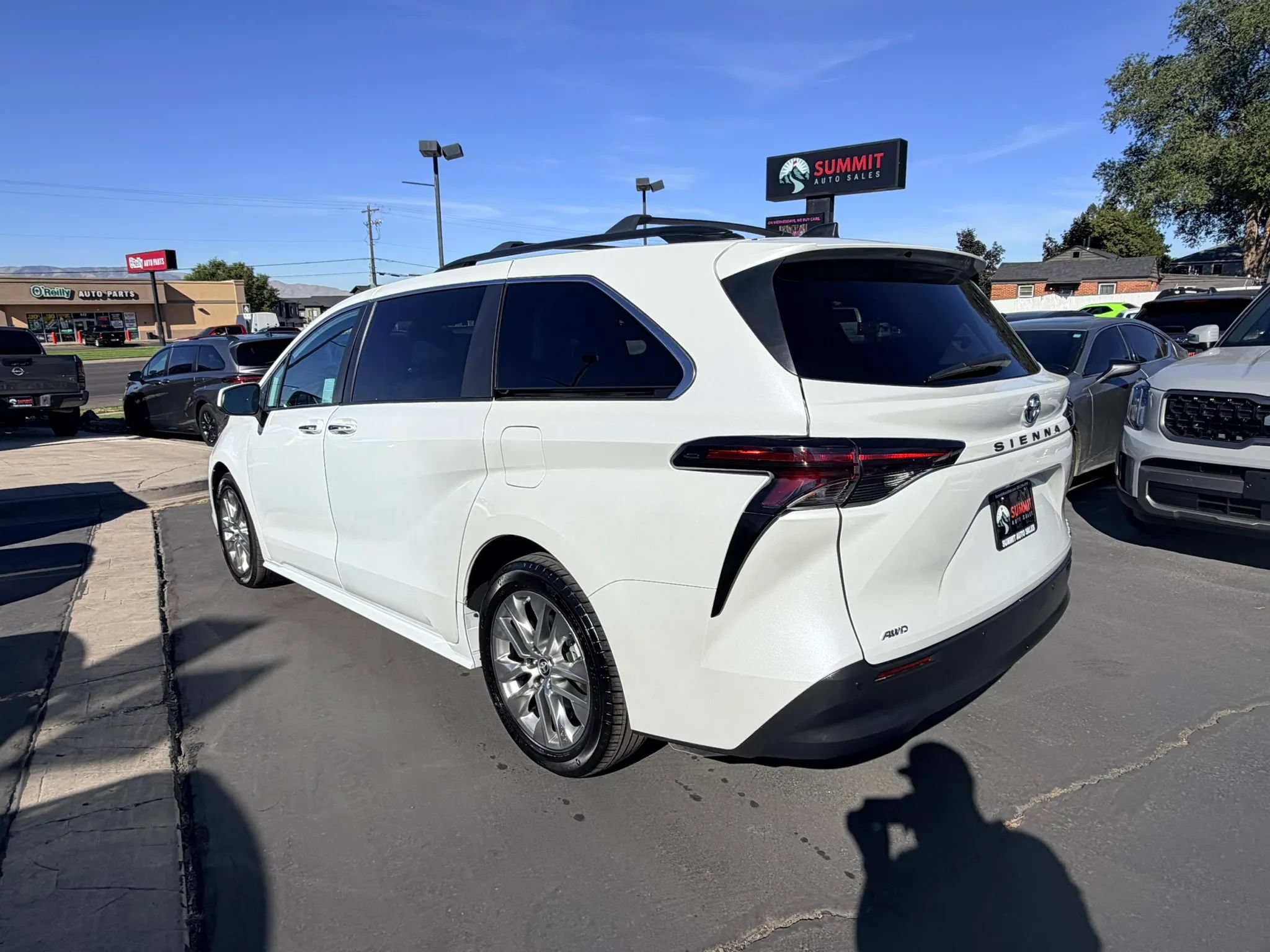 Used 2024 Toyota Sienna XLE w/ XLE Plus Package AWD/4WD image 6