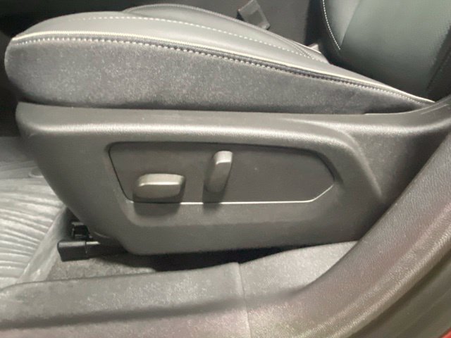 Used 2023 Buick Envision Essence FWD image 11