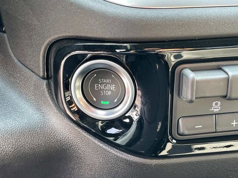 New 2025 GMC Sierra 2500 SLE w/ SLE Value Package; image 16