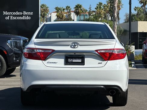 Used 2016 Toyota Camry SE FWD image 4