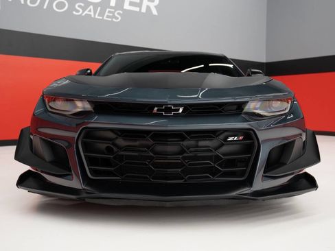 Used 2019 Chevrolet Camaro ZL1 RWD image 9