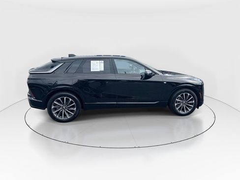 Used 2025 Cadillac Lyriq Sport AWD/4WD image 9