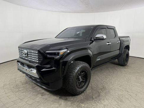 Used 2024 Toyota Tacoma Limited w/ Limited Package (LT) AWD/4WD image 3