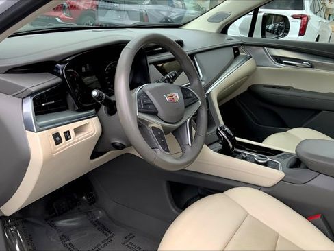 Used 2022 Cadillac XT5 Premium Luxury image 14