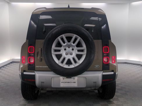 Used 2023 Land Rover Defender 90 S AWD/4WD image 11