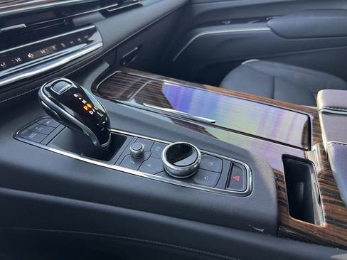 Certified 2024 Cadillac Escalade Premium Luxury w/ Performance Package image 21