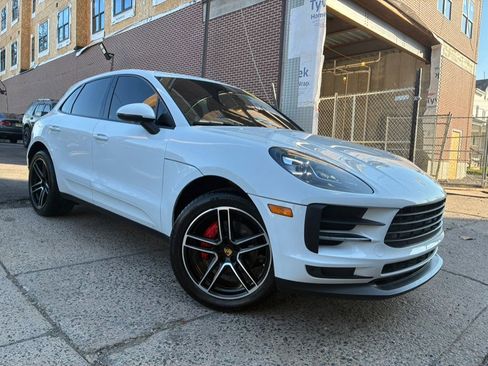 Used 2020 Porsche Macan image 3