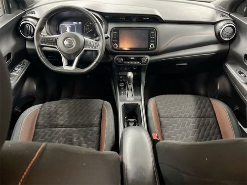 Used 2021 Nissan Kicks SR image 10