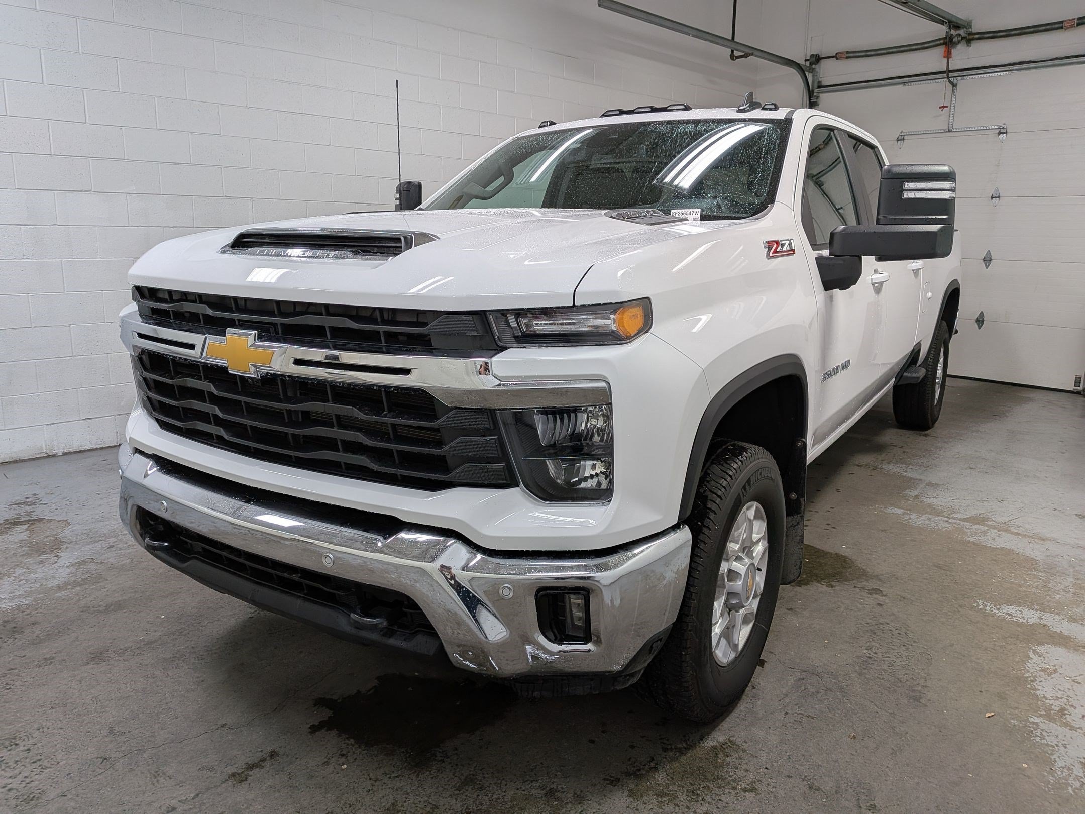 Used 2025 Chevrolet Silverado 3500 LT w/ Safety Package AWD/4WD image 11