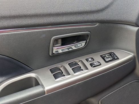 Used 2025 Mitsubishi Outlander Sport SE AWD/4WD image 13