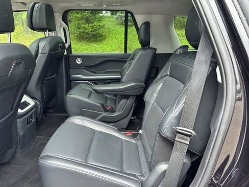 Used 2025 Lincoln Navigator Reserve AWD/4WD image 16