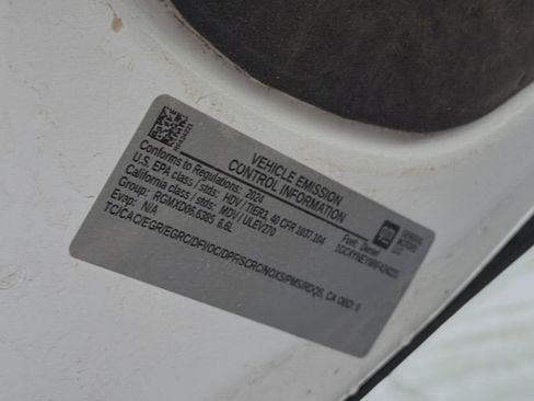 Used 2024 Chevrolet Silverado 2500 LT image 16