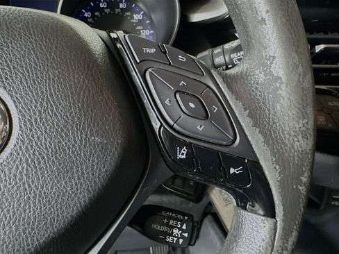 Used 2020 Toyota C-HR LE image 17