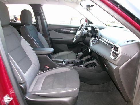 Used 2024 Chevrolet TrailBlazer LT image 19